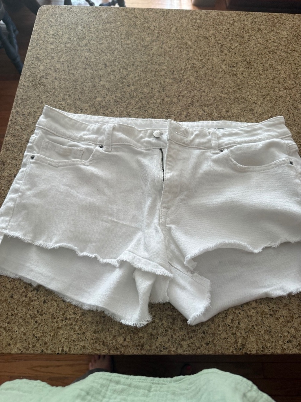 DL1961  white cutoff Jean short